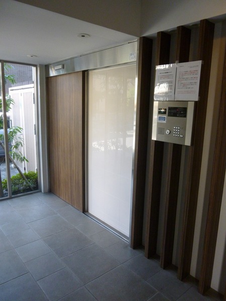 4/4 エントランス