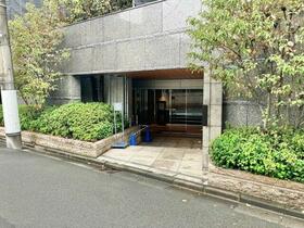 16/16 エントランス