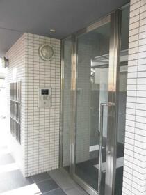 16/16 エントランス