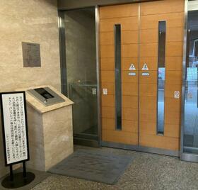 2/2 エントランス