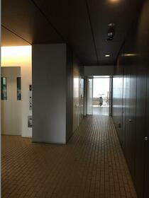 16/16 エントランス