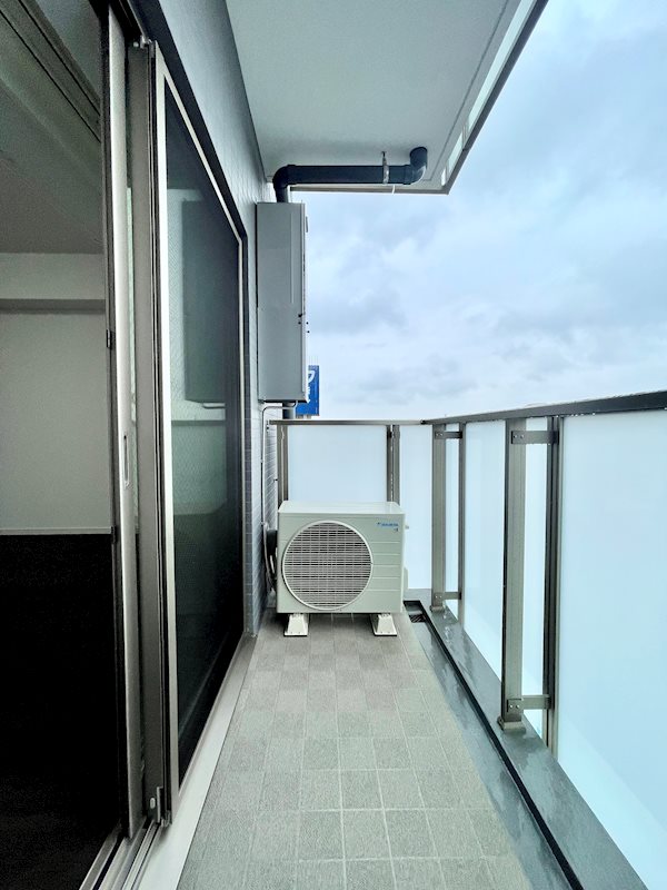 13/19 バルコニー