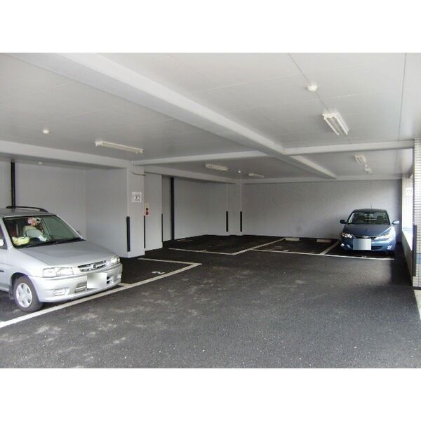 2/2 駐車場