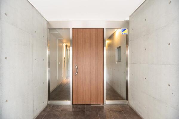 2/2 エントランス