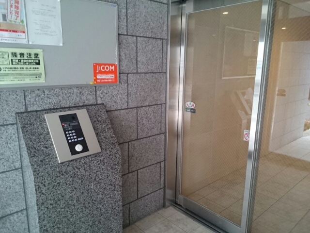 13/20 エントランス