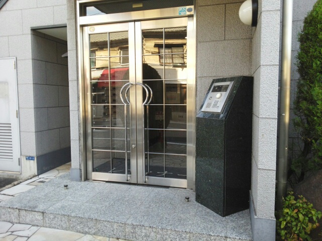 2/8 エントランス