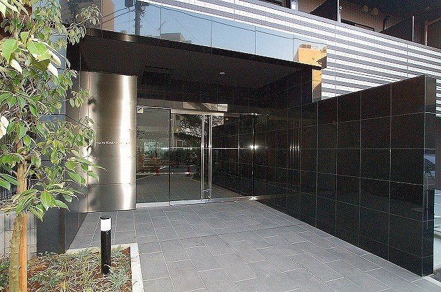 15/21 エントランス