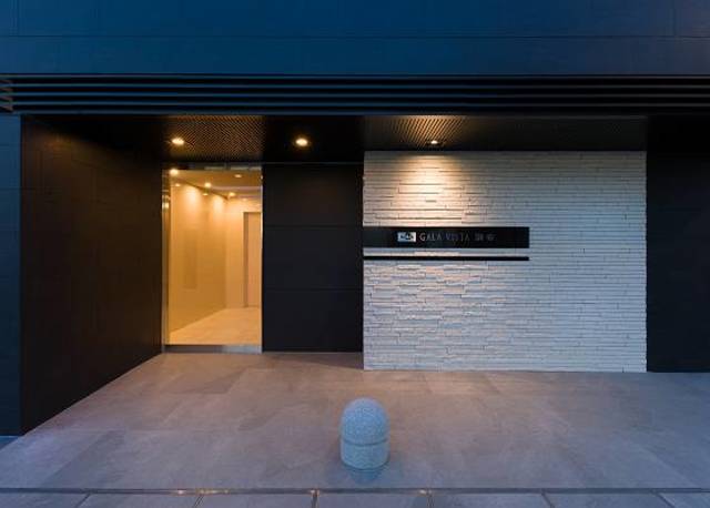 23/26 エントランス