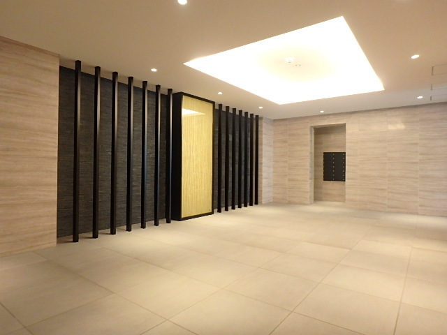 28/29 エントランス