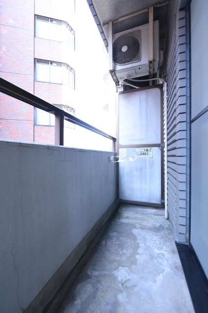 13/19 バルコニー