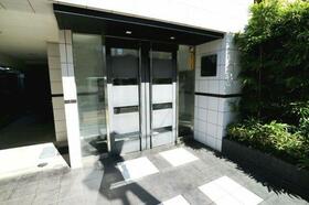 16/16 エントランス