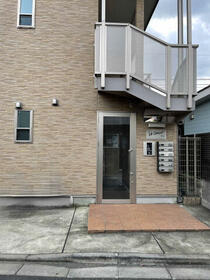 16/16 エントランス