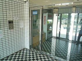 16/16 エントランス