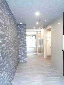 16/16 エントランス