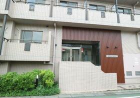 16/16 エントランス