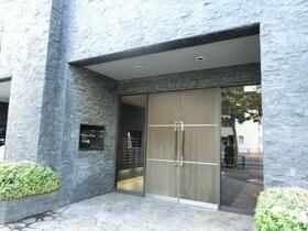 14/14 エントランス