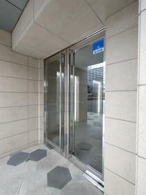 13/13 エントランス