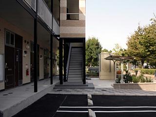 2/4 エントランス