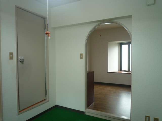 22/30 エントランス