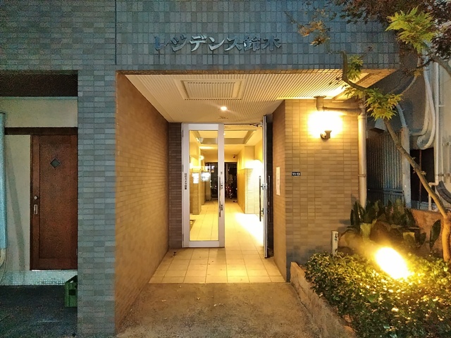 22/23 エントランス