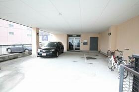 16/16 エントランス