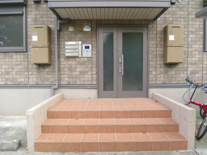 14/15 エントランス