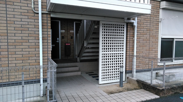 13/17 エントランス