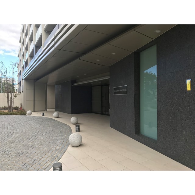 8/10 エントランス