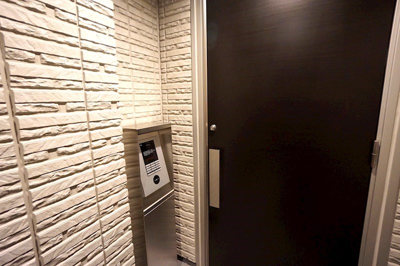 20/20 エントランス