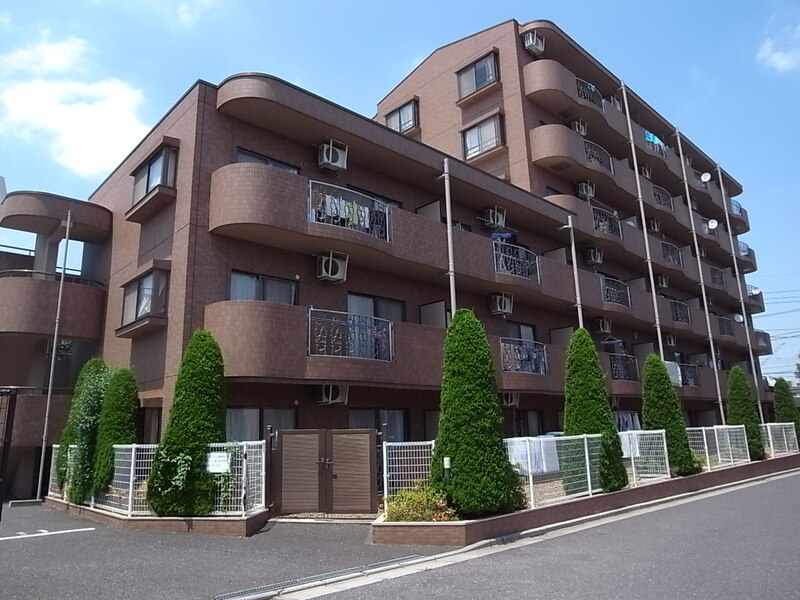 サンプレイス早宮の外観