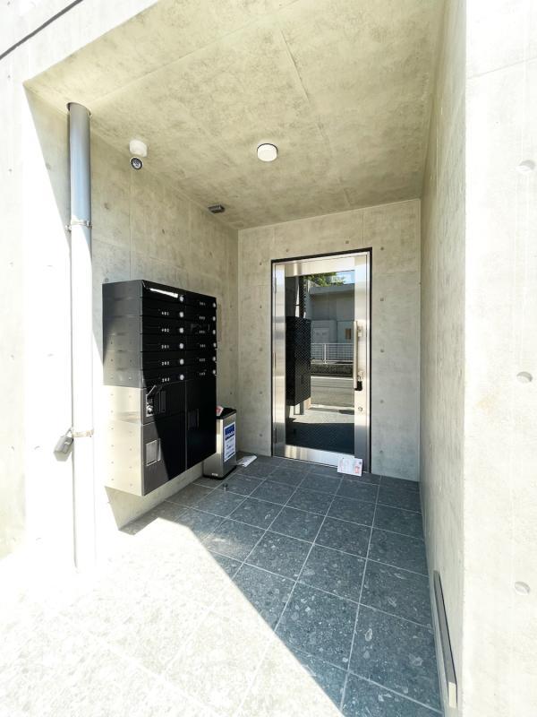 19/19 エントランス