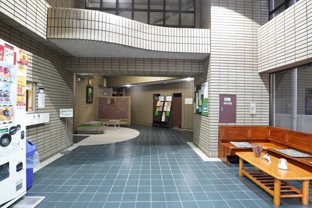 20/21 エントランス