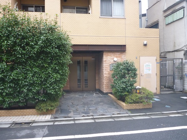 4/4 エントランス