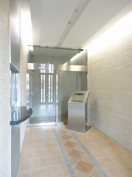 14/14 エントランス