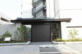 16/16 エントランス