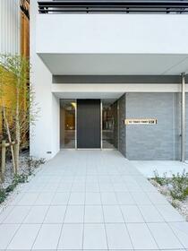 16/16 エントランス