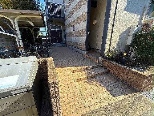 2/2 エントランス