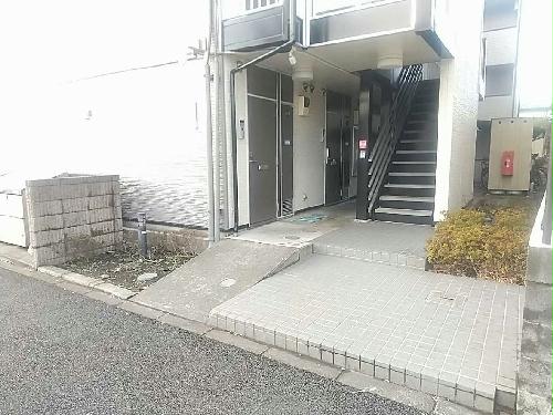 8/8 エントランス