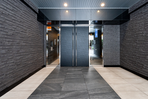 5/5 エントランス