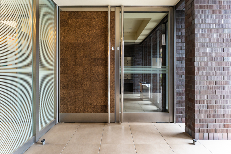 5/5 エントランス