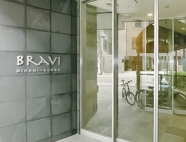 18/25 エントランス