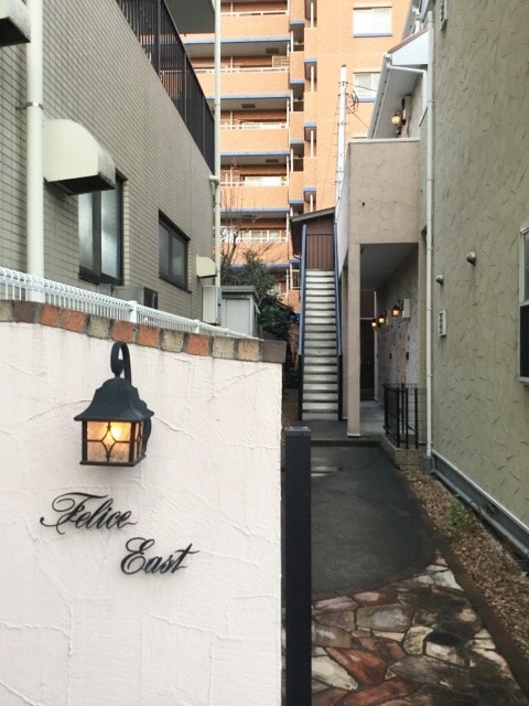 19/23 エントランス