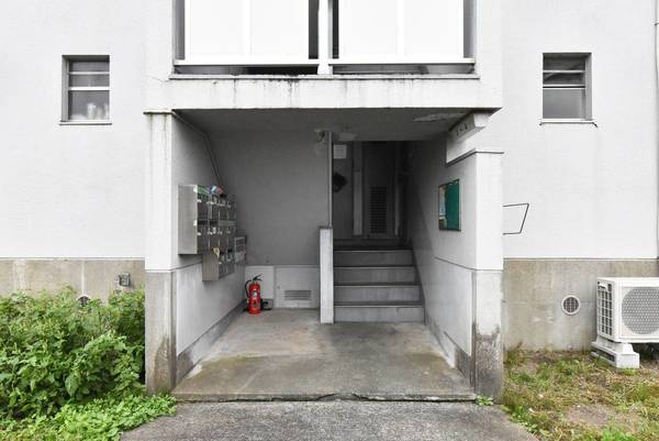 15/16 エントランス