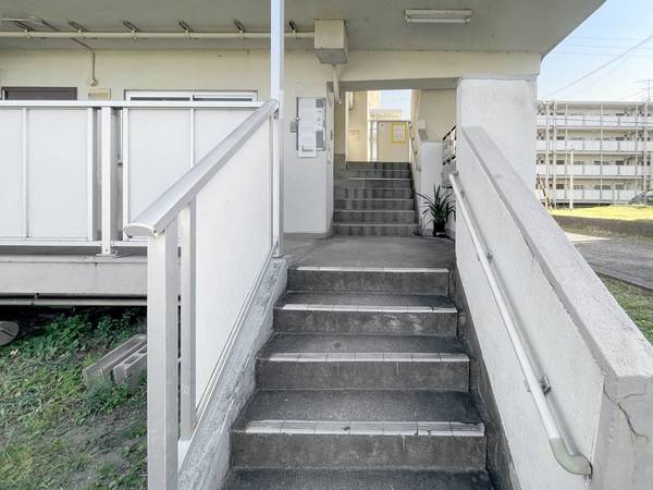 14/15 エントランス