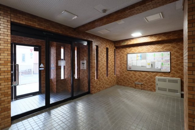 13/15 エントランス