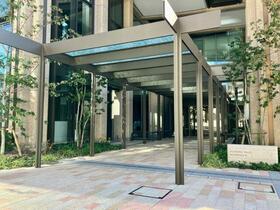 16/16 エントランス