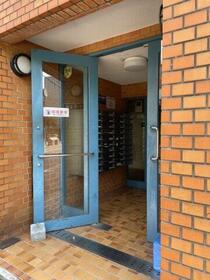 16/16 エントランス