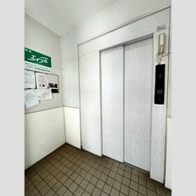 15/15 エントランス