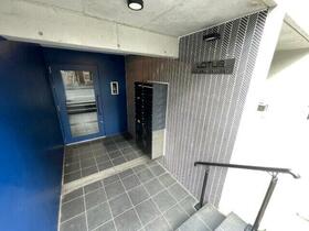 16/16 エントランス