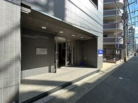 16/16 エントランス